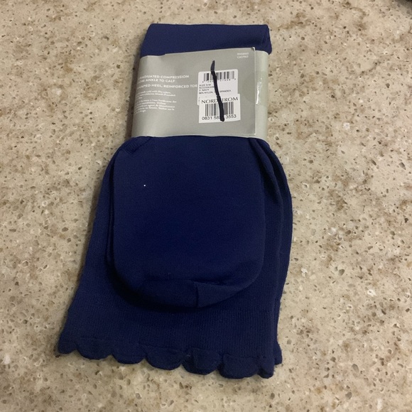 NWT Nordstrom Brand Navy Energizing Socks - Picture 3 of 3